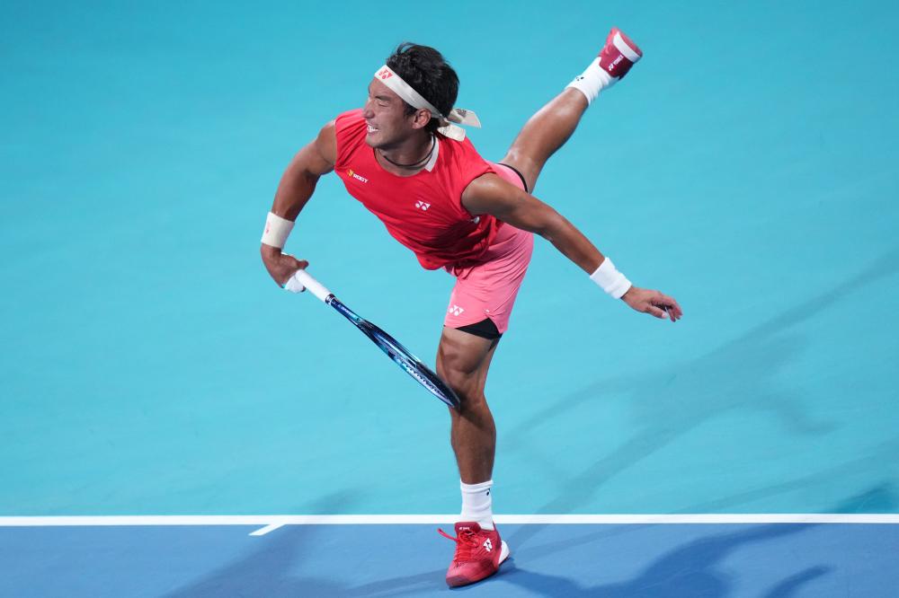 中超欠薪问题严峻，俱乐部准入难，财务困境持续，亟需解决。